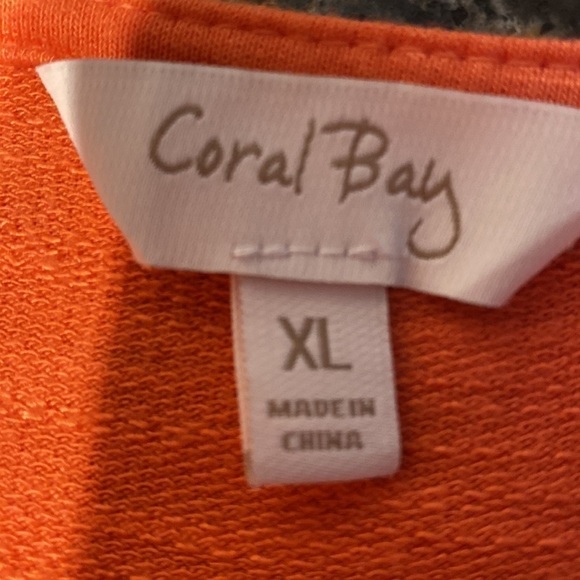 D womens Coral Bay casual stretch 3/4 sleeve regular size top XL.  EUC - Picture 2 of 3